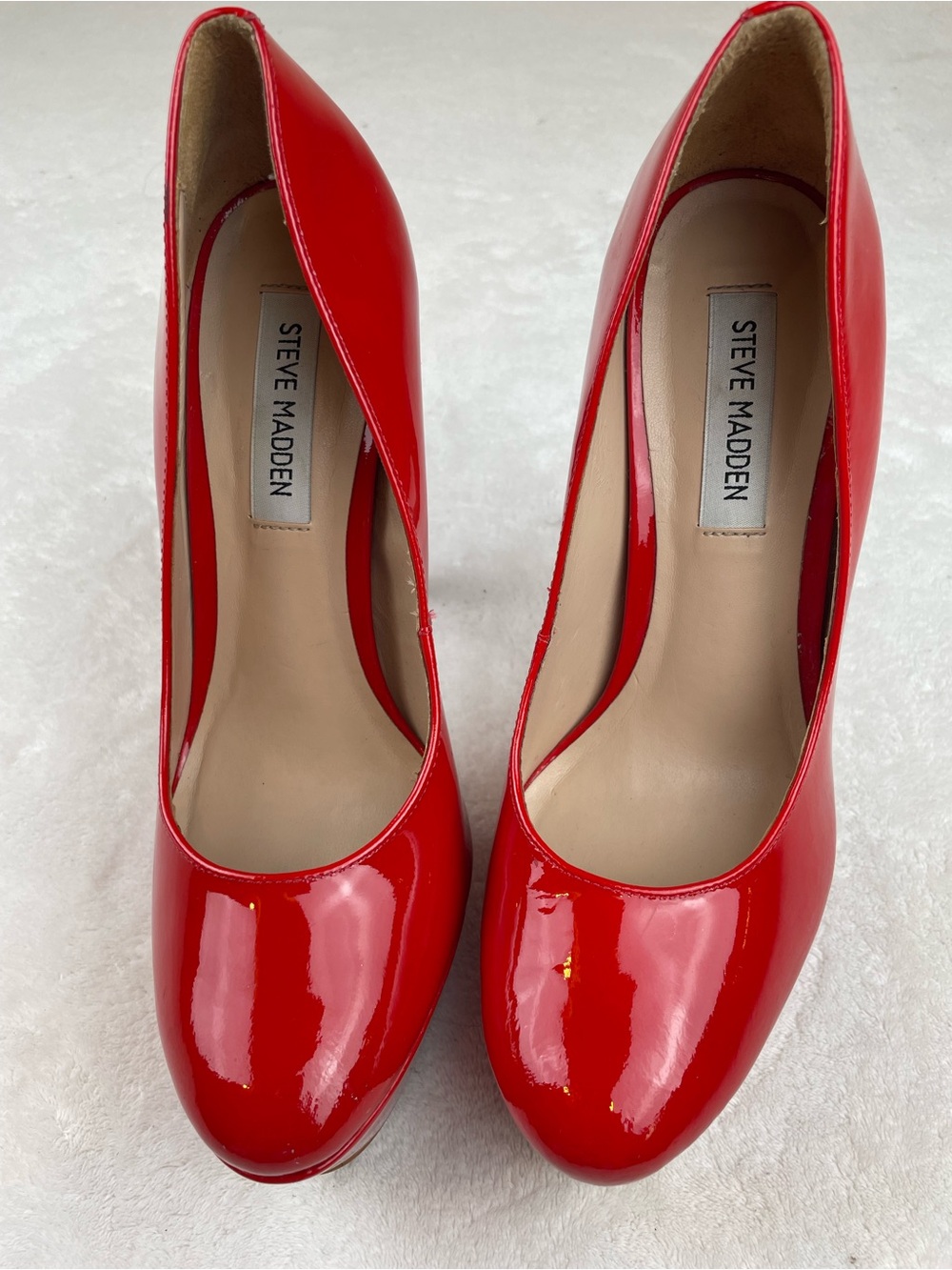 Steve Madden Glossy Red Patent Round-Toe 6” Pumps